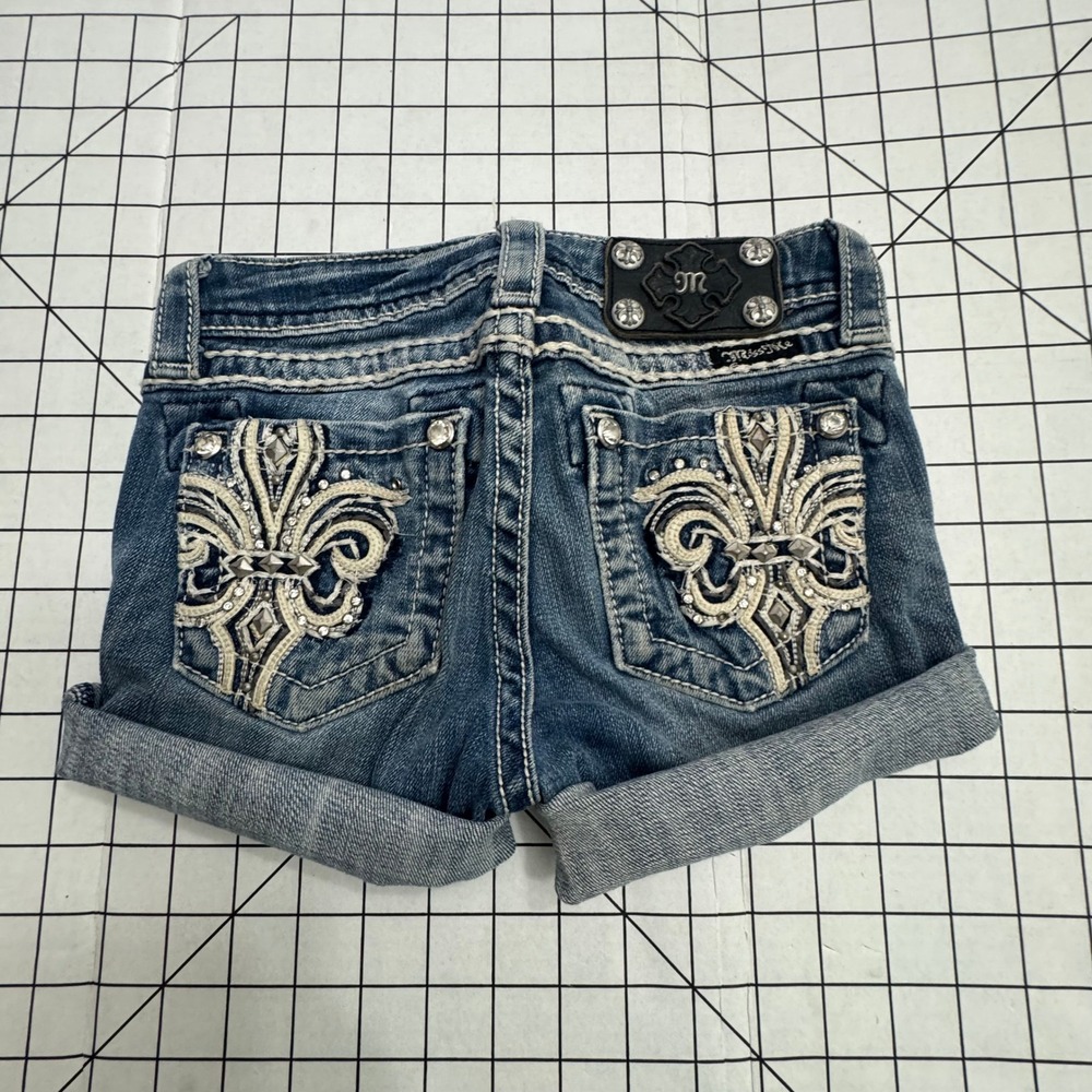Miss Me Girls Denim Shorts Fleur De Lis Rhinestone Size 10 JK5182B5